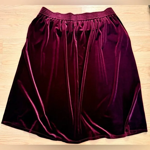 Croft & Barrow A-Line Velvet Skirt in Rich Burgundy XXL - Picture 2 of 6